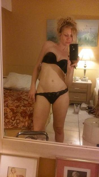 , 28  female escort, Fort Lauderdale