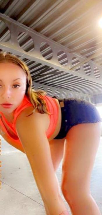 Kat, 21  female escort, Fort Lauderdale