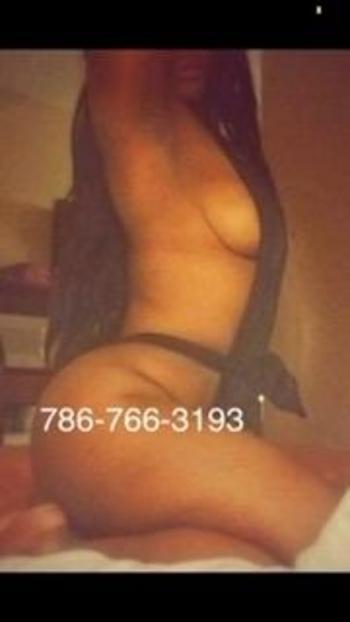 Shy, 25  female escort, Fort Lauderdale